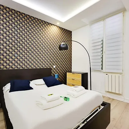 Superb Marais Bastille Apartment