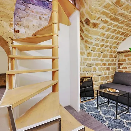 Superb Marais Bastille Apartment Paris